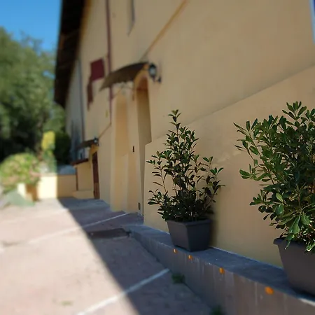 לינה וארוחת בוקר La Valle 4*